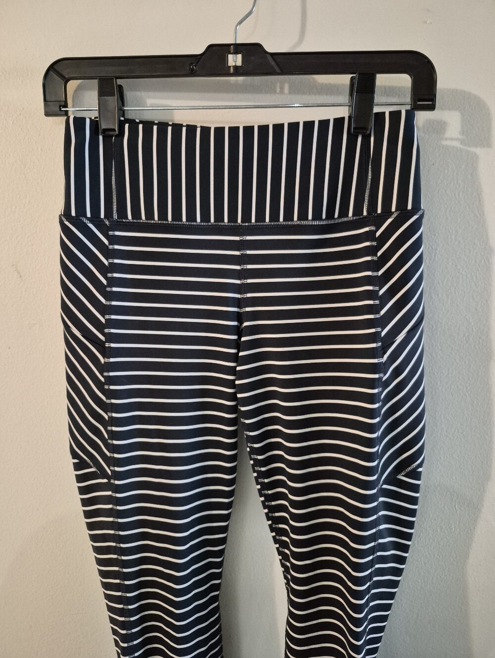 S) Athleta Contender 7/8 Navy & White Compression Leggings View 3